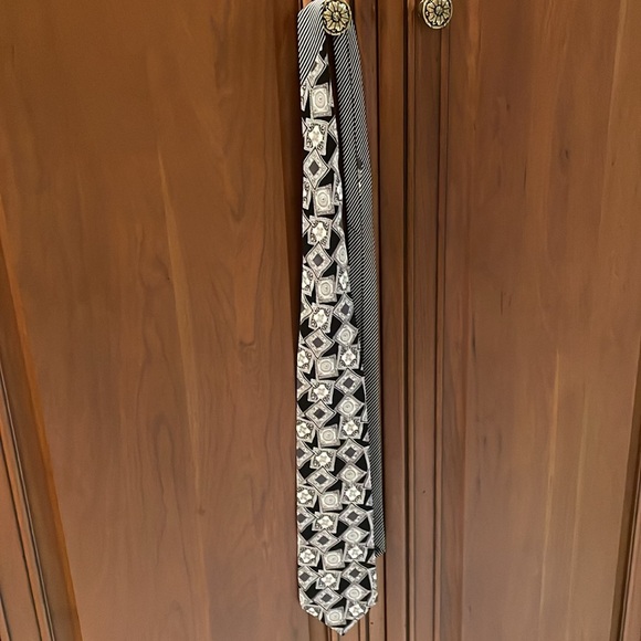 Gray and black Versace silk tie - Picture 2 of 5